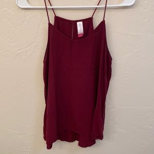 Maroon tank top with cute back!